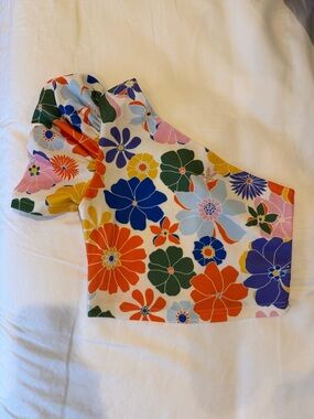 Vintage One-Shoulder Floral Crop Top in Multicolor